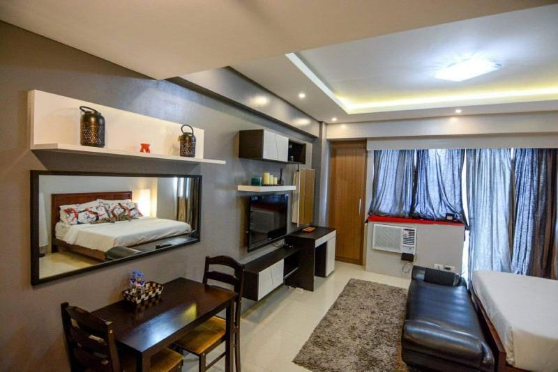 Palm Tree Villas Pasay Exterior photo