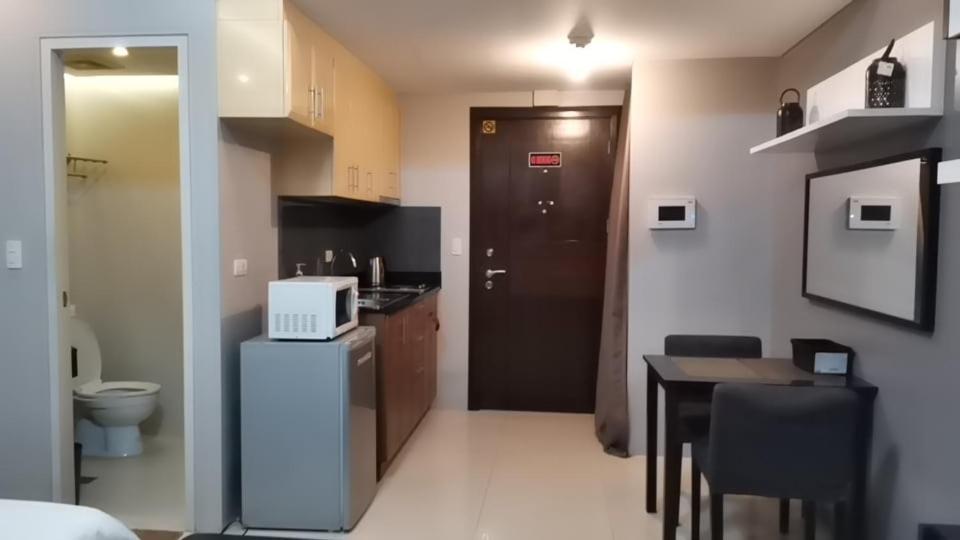 Palm Tree Villas Pasay Exterior photo