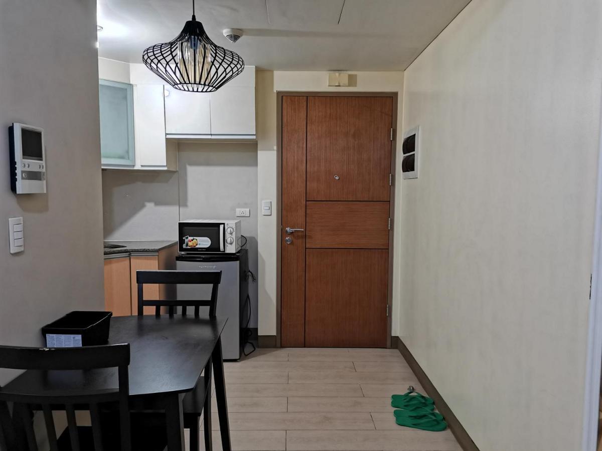 Palm Tree Villas Pasay Exterior photo
