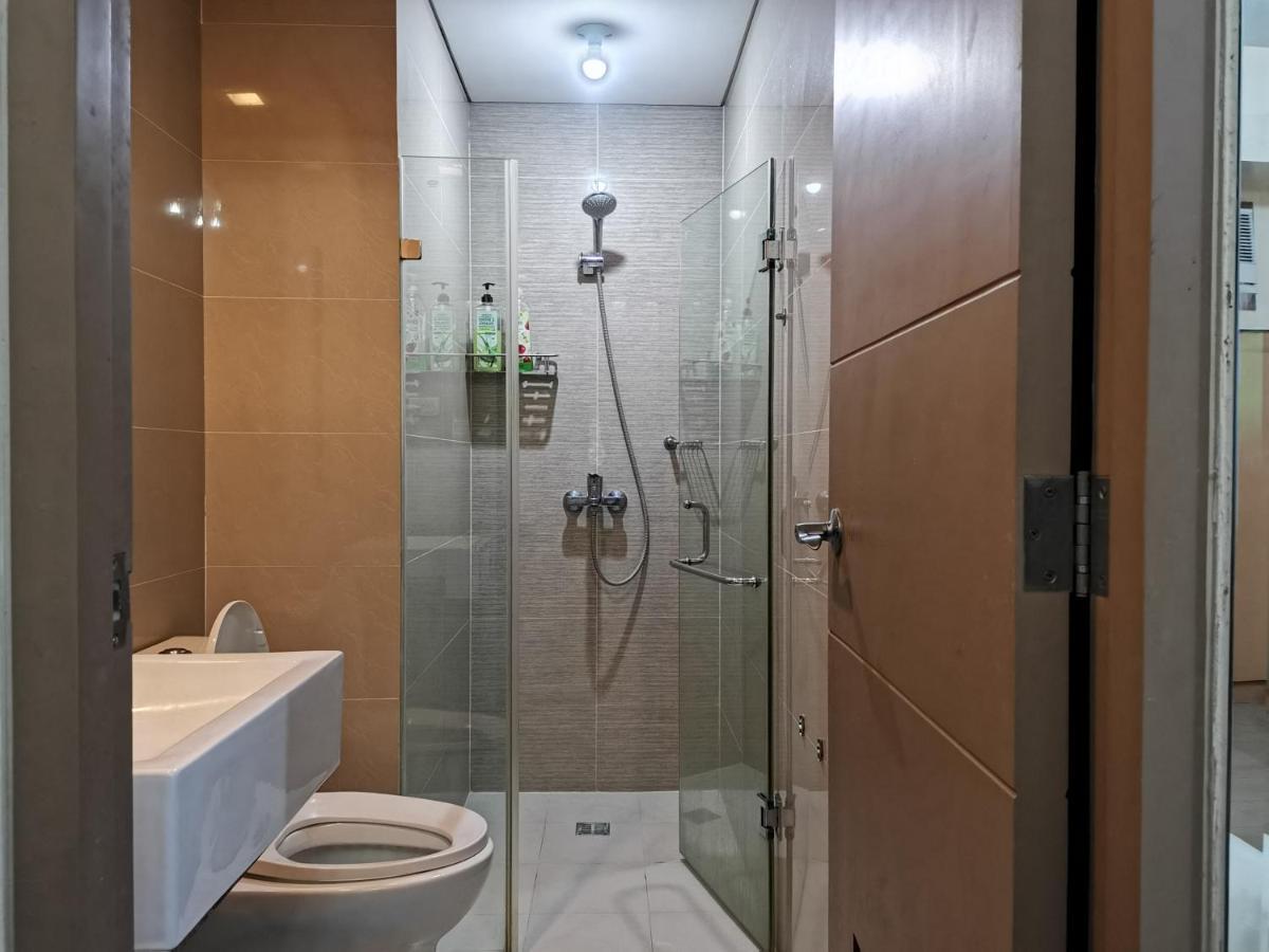 Palm Tree Villas Pasay Exterior photo