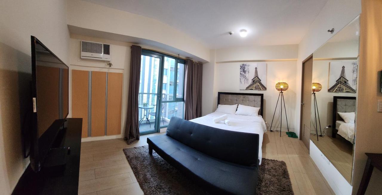 Palm Tree Villas Pasay Exterior photo