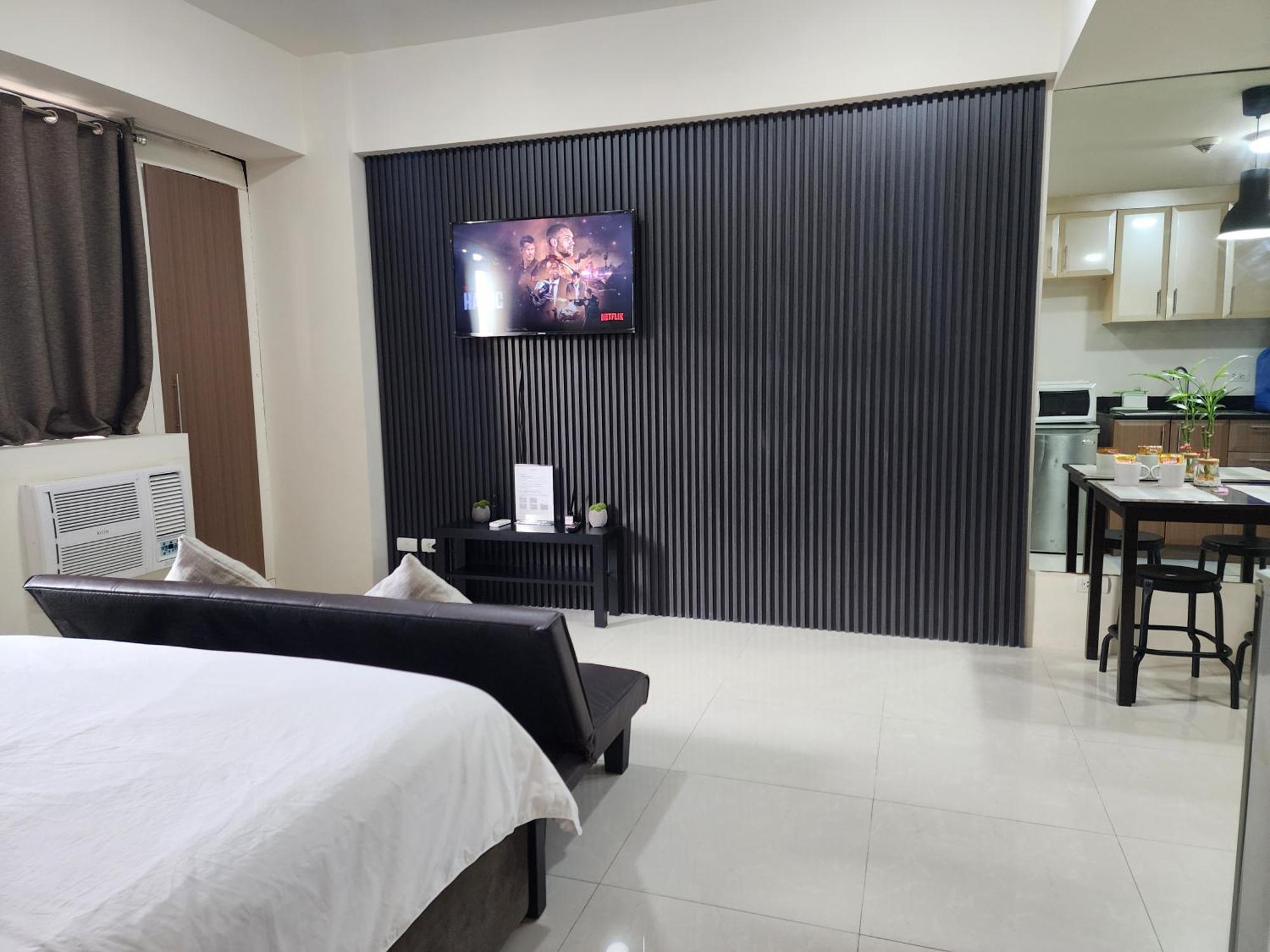Palm Tree Villas Pasay Exterior photo