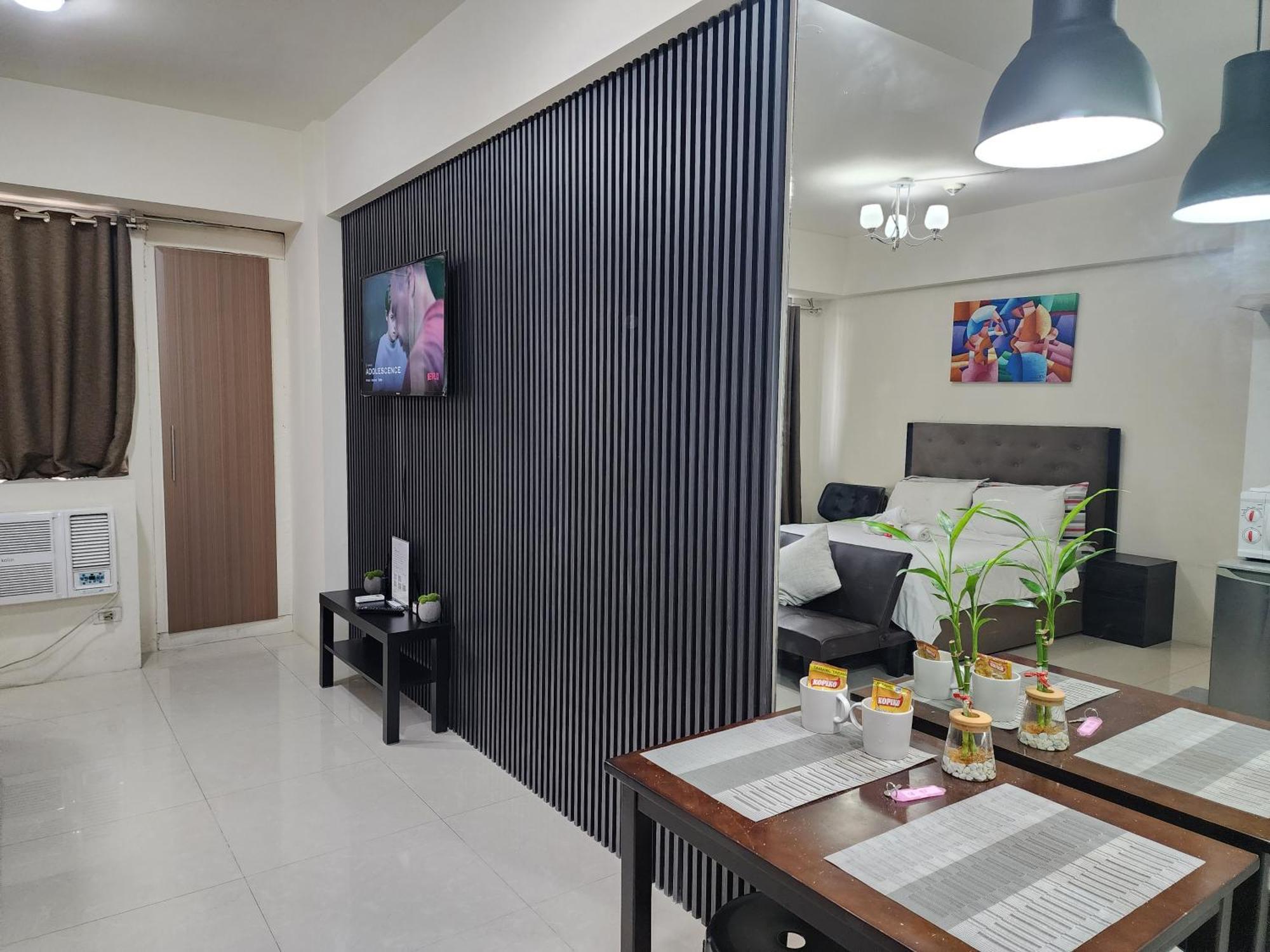 Palm Tree Villas Pasay Exterior photo
