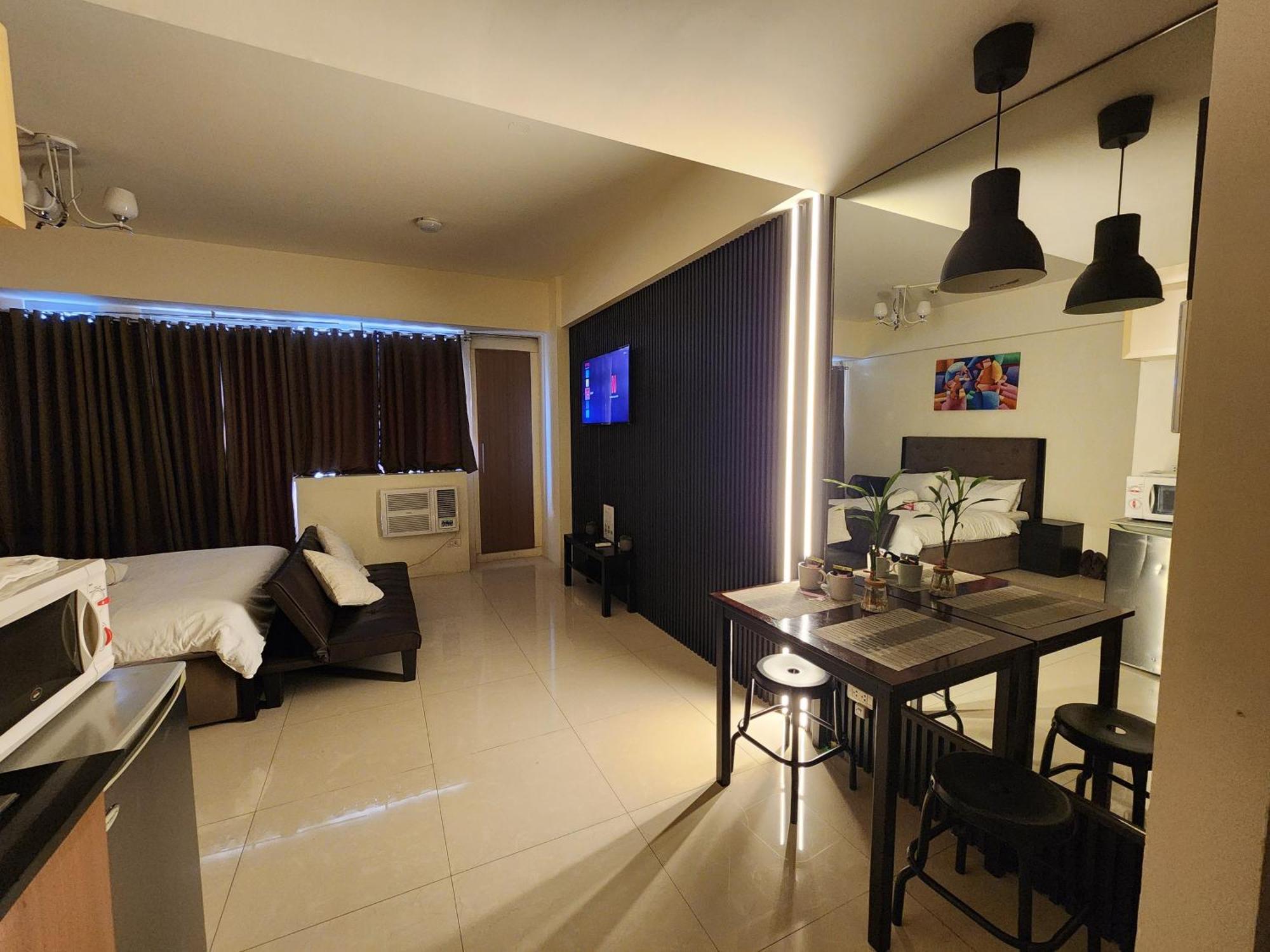 Palm Tree Villas Pasay Exterior photo